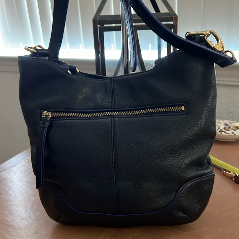 Vince Camuto black with blue trim shoulder bag leather Guc